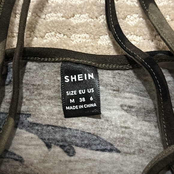 Super cute camo romper NWOT - Picture 3 of 3